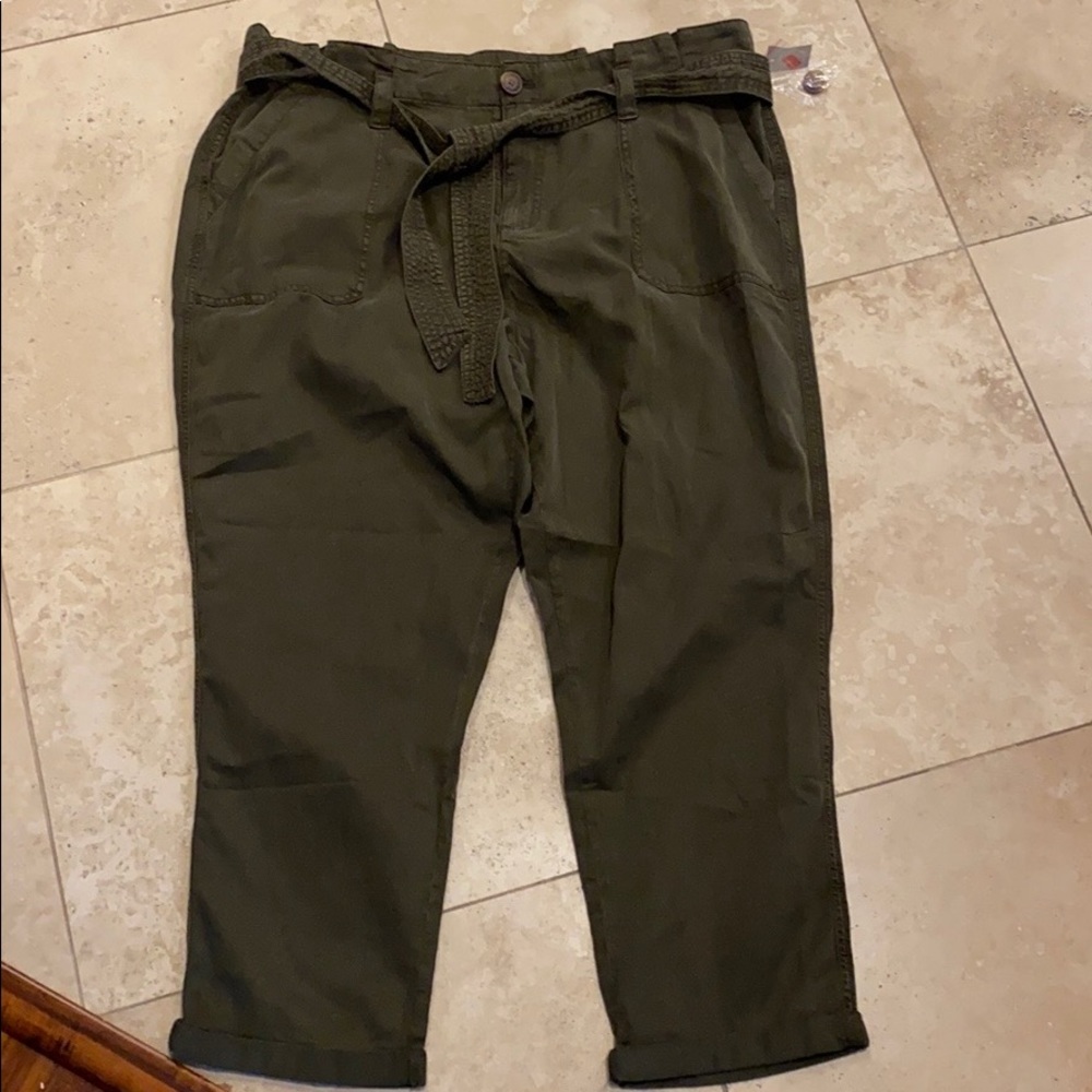 Cropped Pants